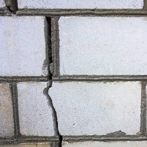 ひび割れ(クラック)・浮き