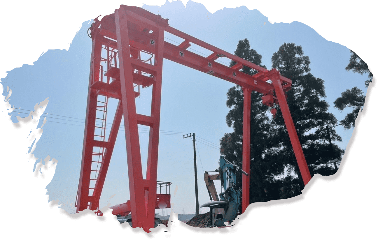 機能的なデザインの天井構造、鉄骨フレームと照明が印象的